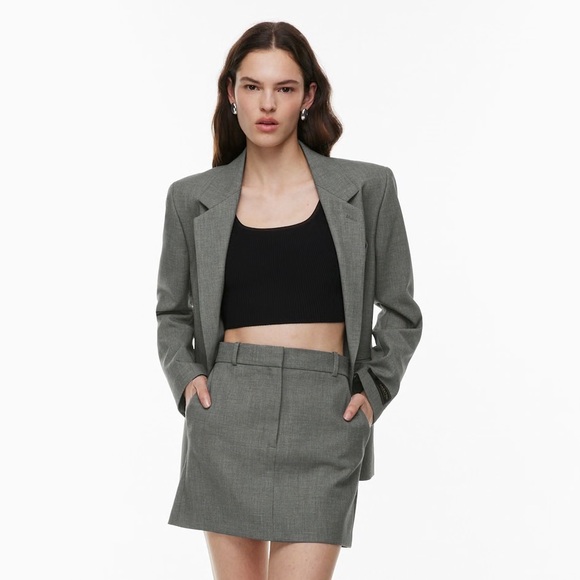 Babaton Black Sculpt Knit Square Neck Cropped Tank Size Medium Aritzia - Picture 2 of 6